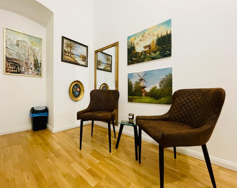 Direct City Center-Privat Rooms-5 Minutes Mariahilferstrasse Vacation rental in Vienna