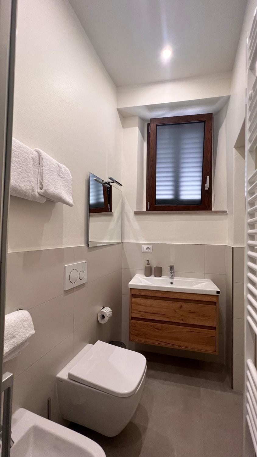 Toilet, Bathroom, Bath, towels