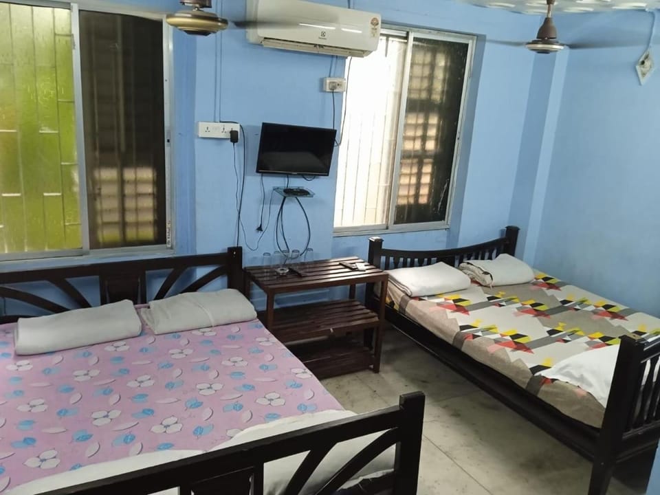 Centerpoint Guest House Bed and Breakfast in Kolkata