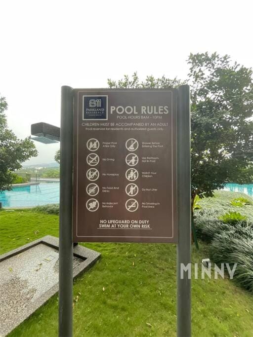 Parkland Batu 11 near MRT 5-6PAX Free Parking Apartment in Negeri Sembilan, Malaysia