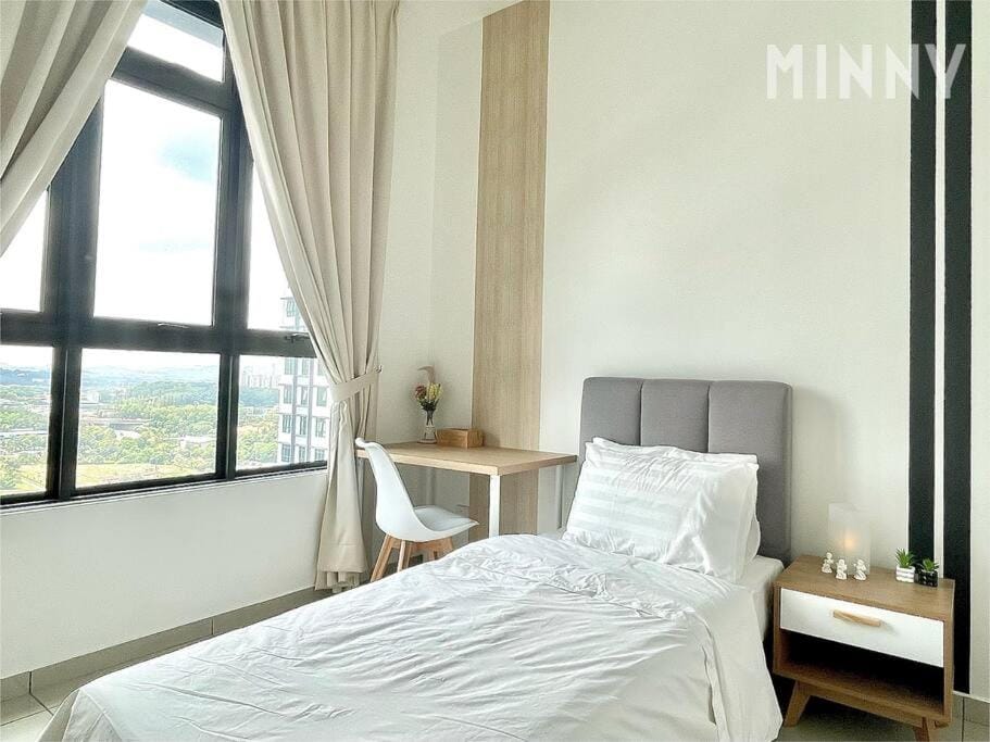 Parkland Batu 11 near MRT 5-6PAX Free Parking Apartment in Negeri Sembilan, Malaysia