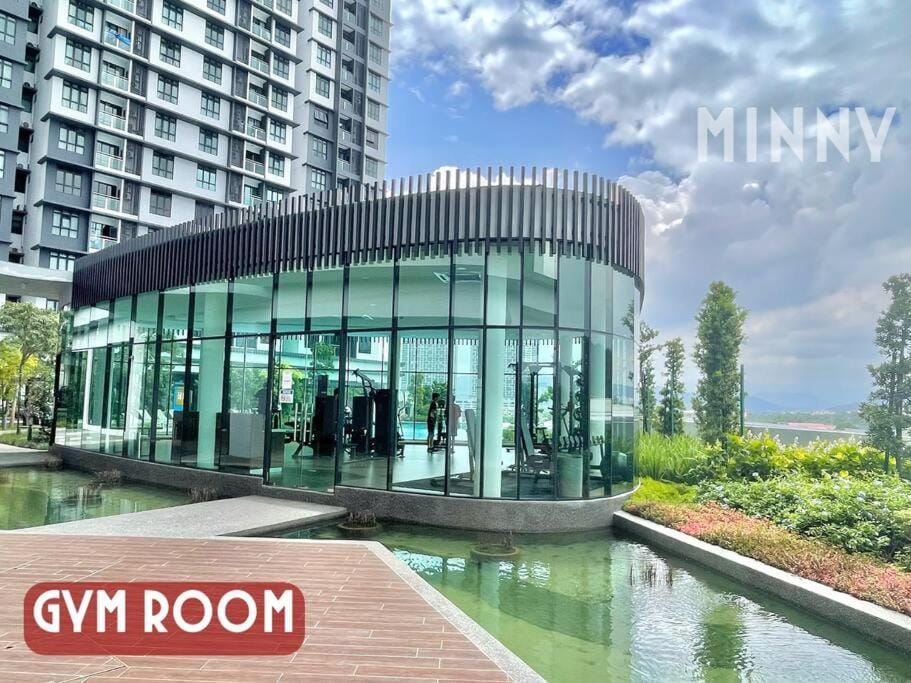 Parkland Batu 11 near MRT 5-6PAX Free Parking Apartment in Negeri Sembilan, Malaysia