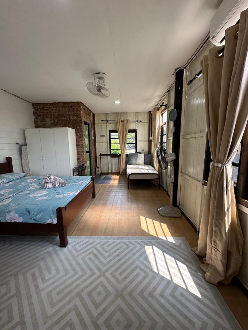 Photo of the whole room