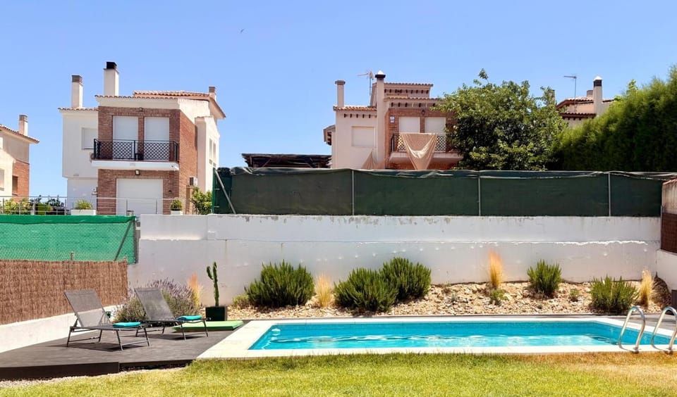 Casa , Dílar, Granada con jardin y piscina House in Andalusia