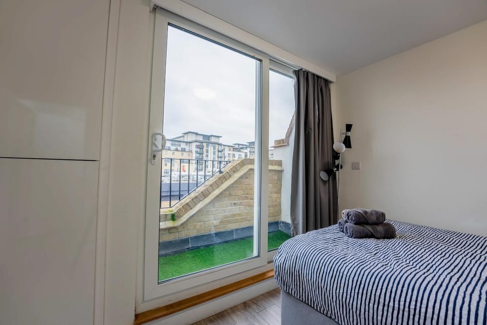 Bed, View (from property/room), Balcony/Terrace, Bedroom, towels