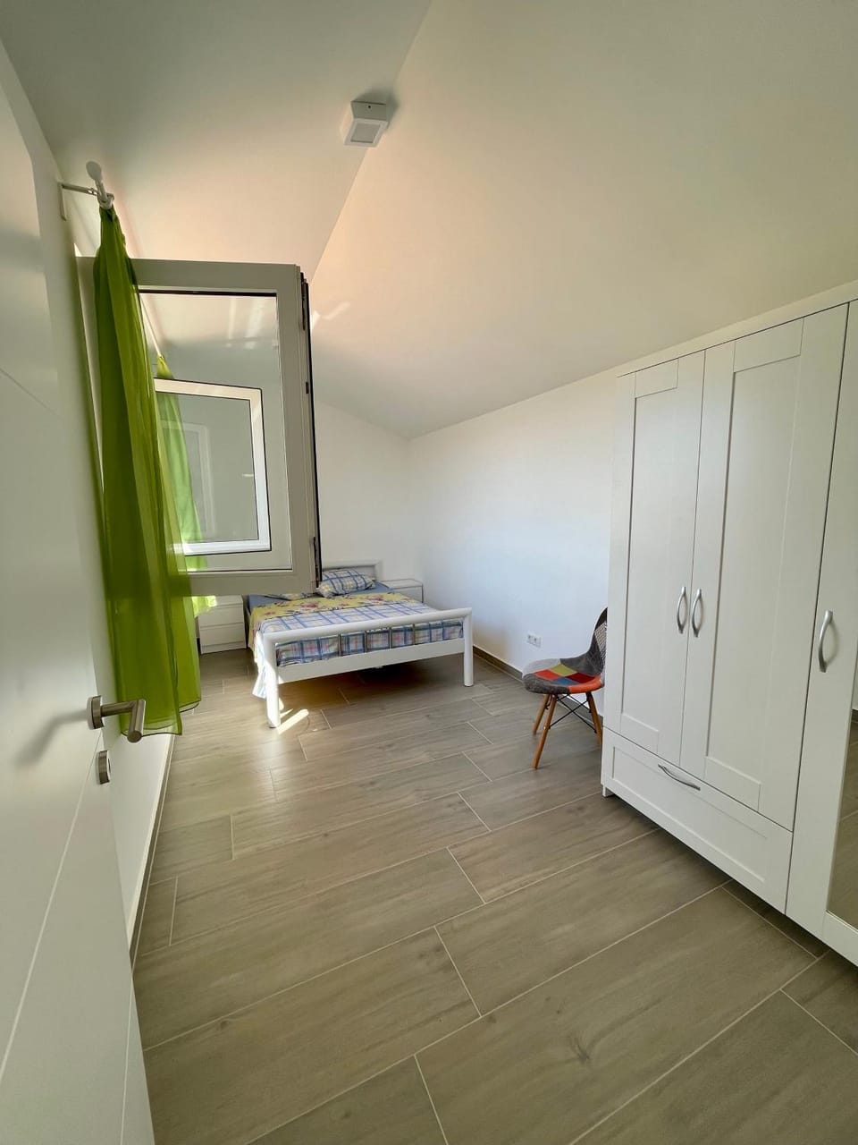 Bed, Photo of the whole room, Bedroom, wardrobe