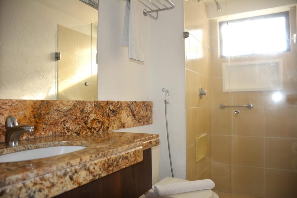 Shower, Bathroom, towels
