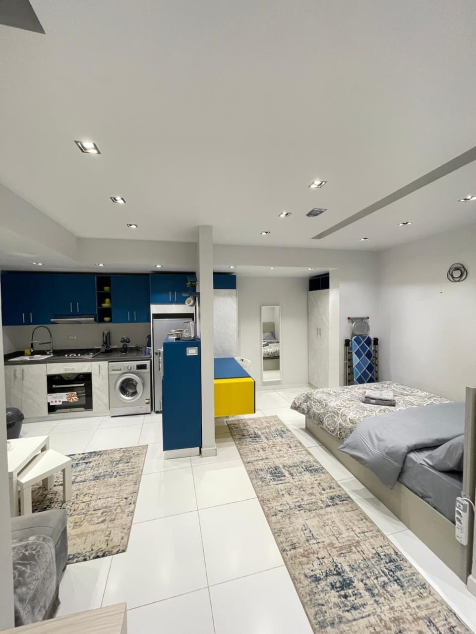 Bed, Photo of the whole room