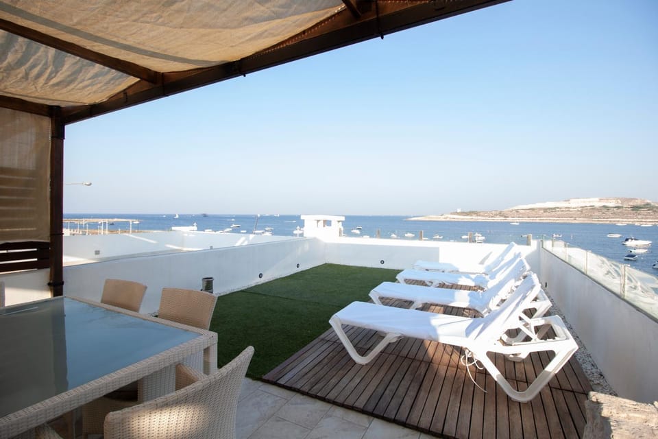 Natural landscape, Balcony/Terrace, Sea view