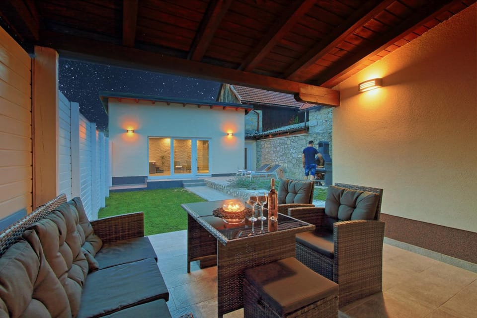 Patio, Seating area