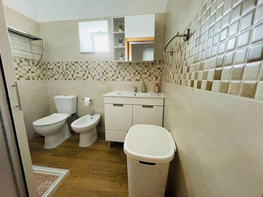 Shower, Toilet, Bathroom, bidet