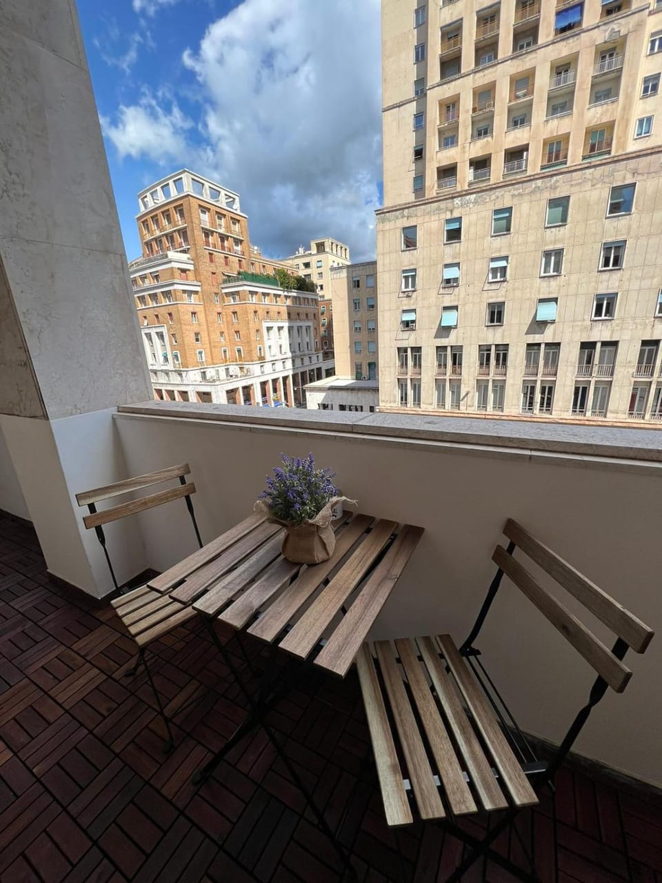 Piazza Dante 9 Genoa Center Town Apartment in Genoa
