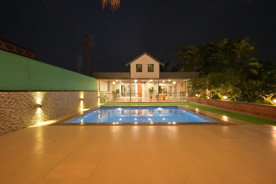 Property building, Swimming pool