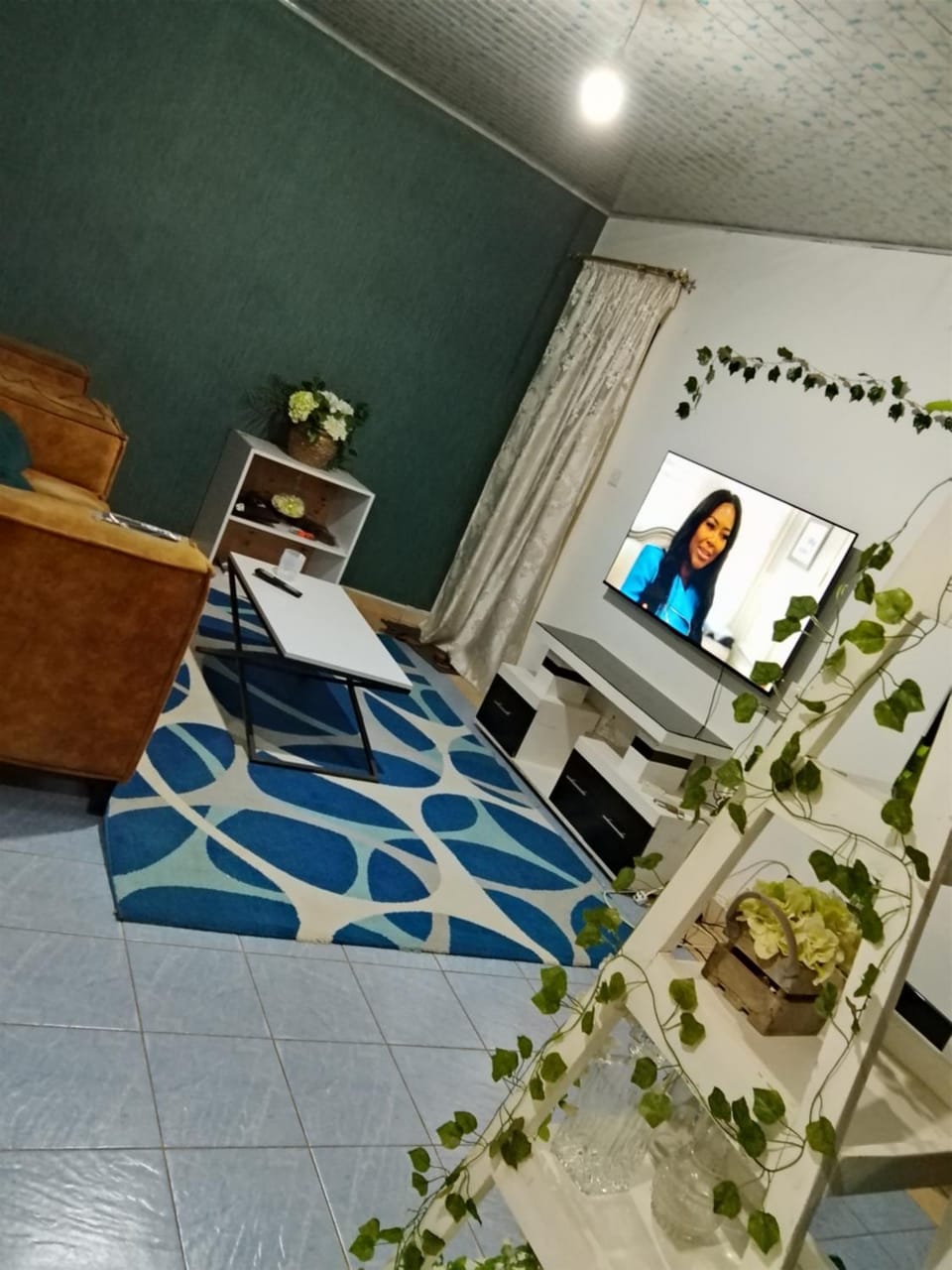 Communal lounge/ TV room, TV and multimedia, Living room, Seating area, Evening entertainment