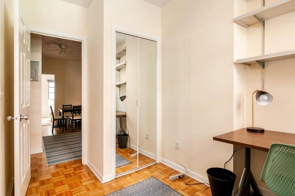 ✪ Large 2 Bedrooms ✪ Queen Beds ✪ Work Stations Apartment in Lower Manhattan