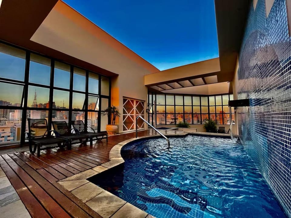 City view, Swimming pool, sunbed