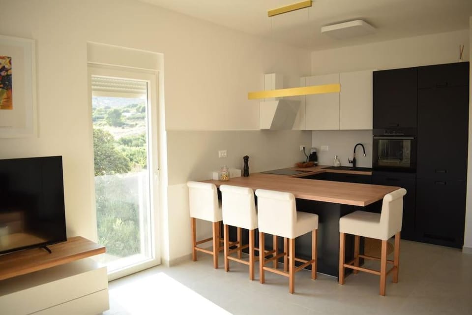 Luxury apartment with Pool, Jacuzzi and Sea View Split Apartment in Trogir