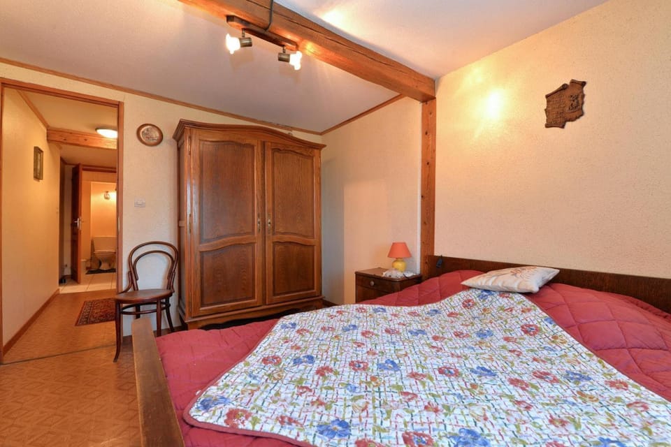 Property building, Living room, Bedroom