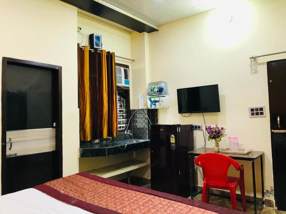 Communal lounge/ TV room, Bed, TV and multimedia, Kitchen or kitchenette, Photo of the whole room, Evening entertainment, Bedroom, hair dresser, minibar