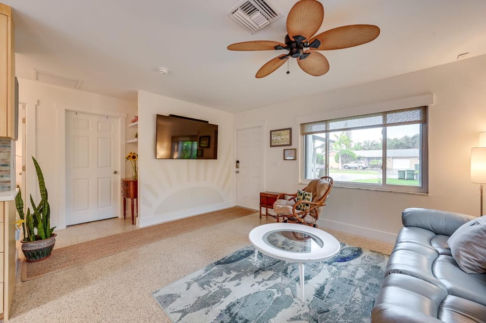 Sunny Florida Escape w/ Patio, Grill & Fire Pit! House in Naples