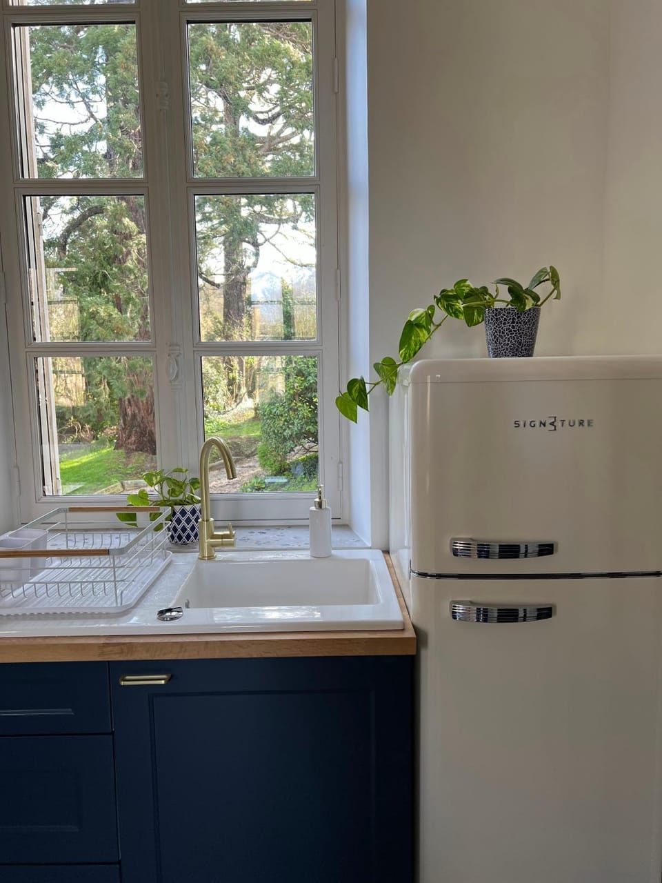 Kitchen or kitchenette, Garden view, Garden view