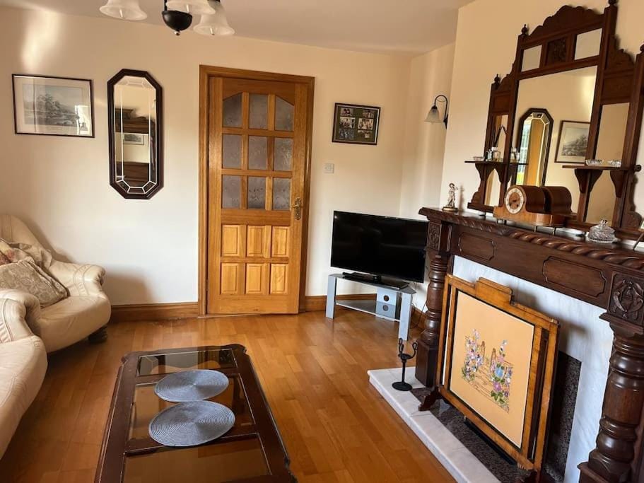 Spacious Countryside 4BD House! Apartment in Northern Ireland