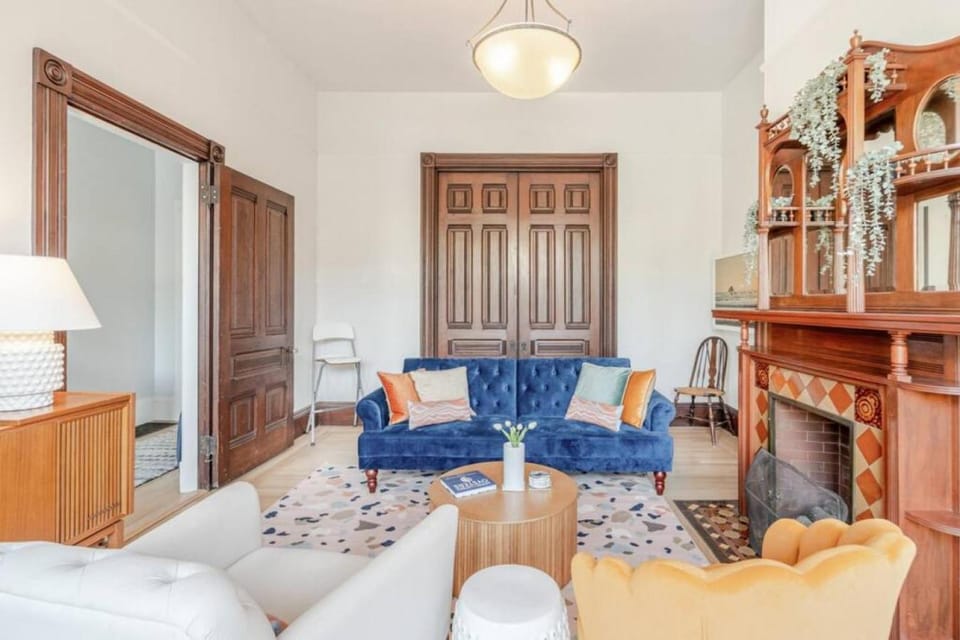 Living room, Photo of the whole room, Seating area