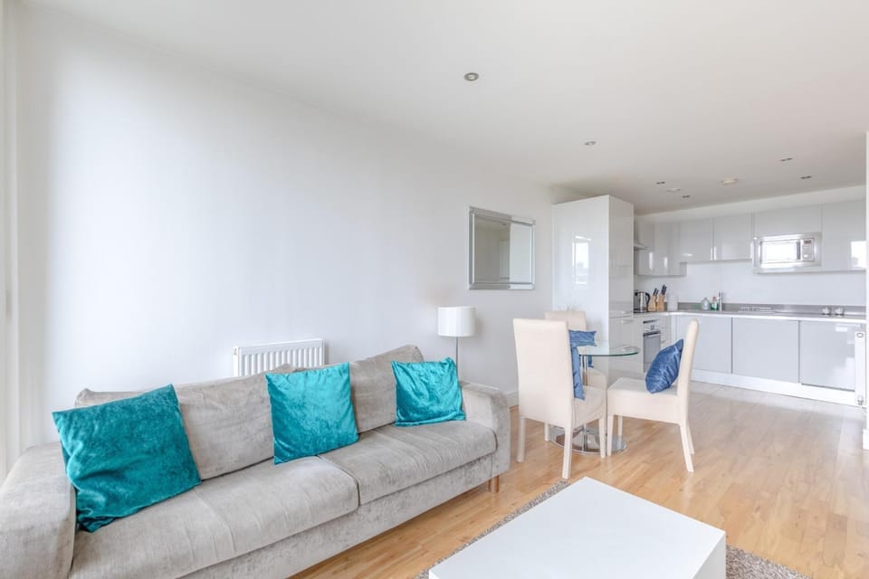 Sleek & Sunny 1BD Flat Near Greenwhich - Deptford! Apartment in London Borough of Lewisham