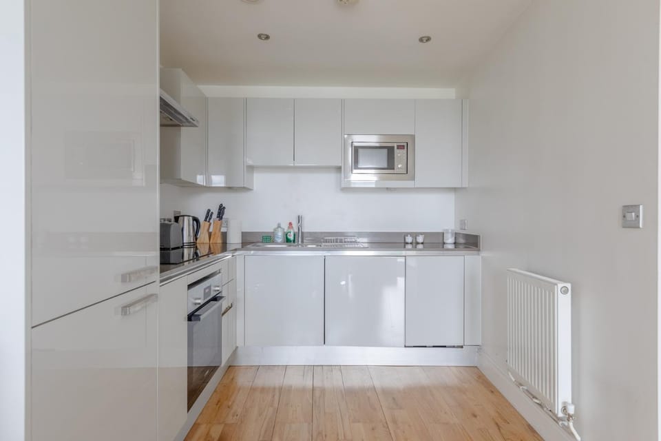 Sleek & Sunny 1BD Flat Near Greenwhich - Deptford! Apartment in London Borough of Lewisham
