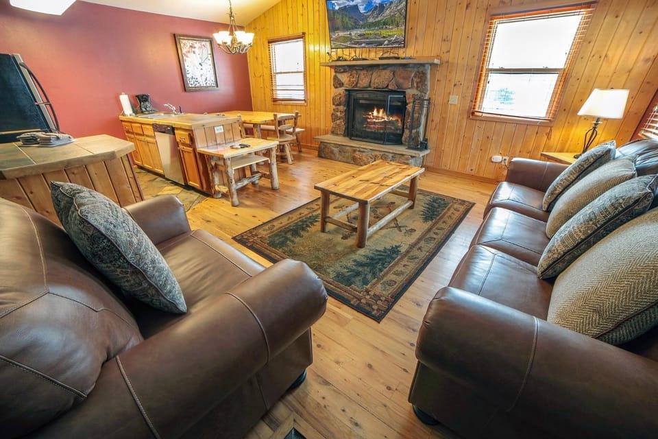 Lazy R Cottages- 17 cabin Cabin in Estes Park