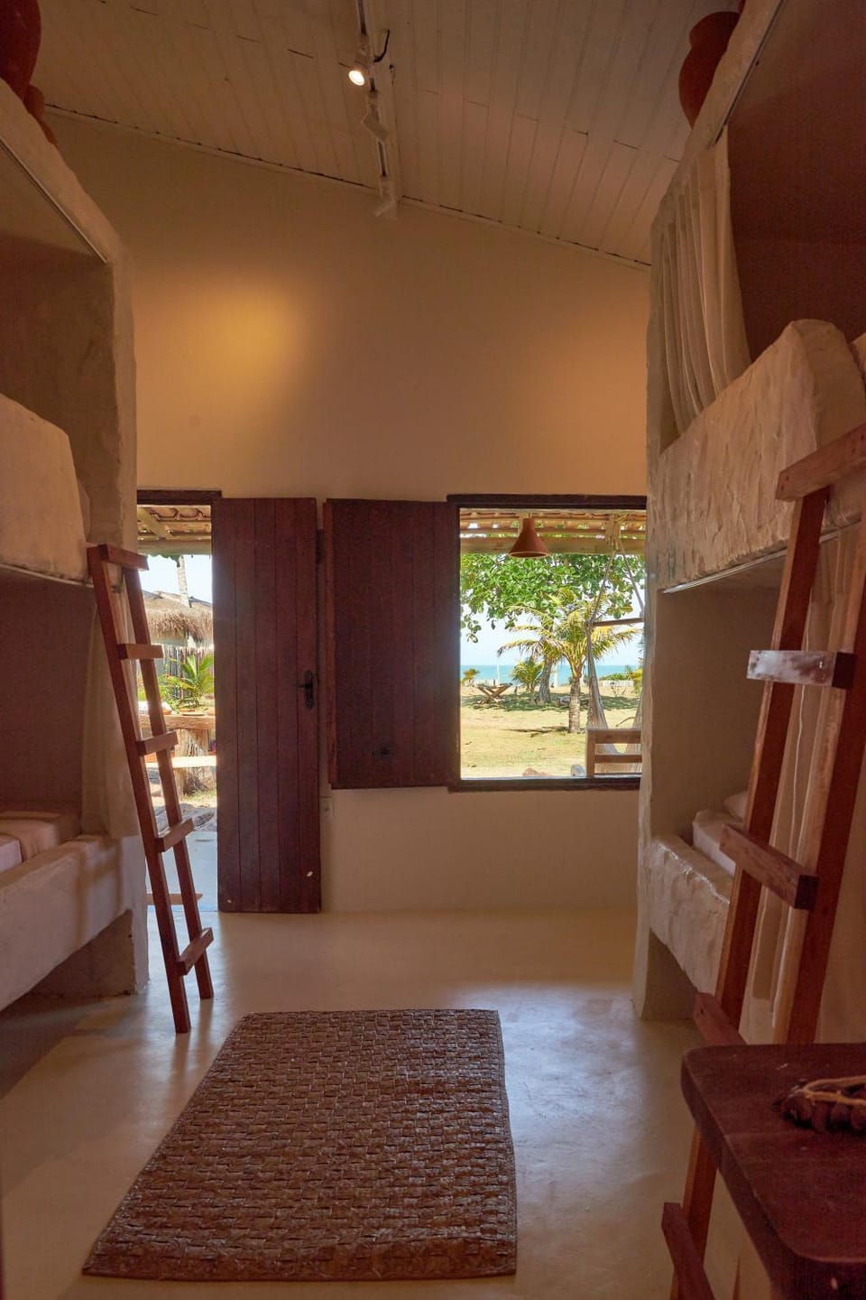 Bed, Photo of the whole room, bunk bed, towels