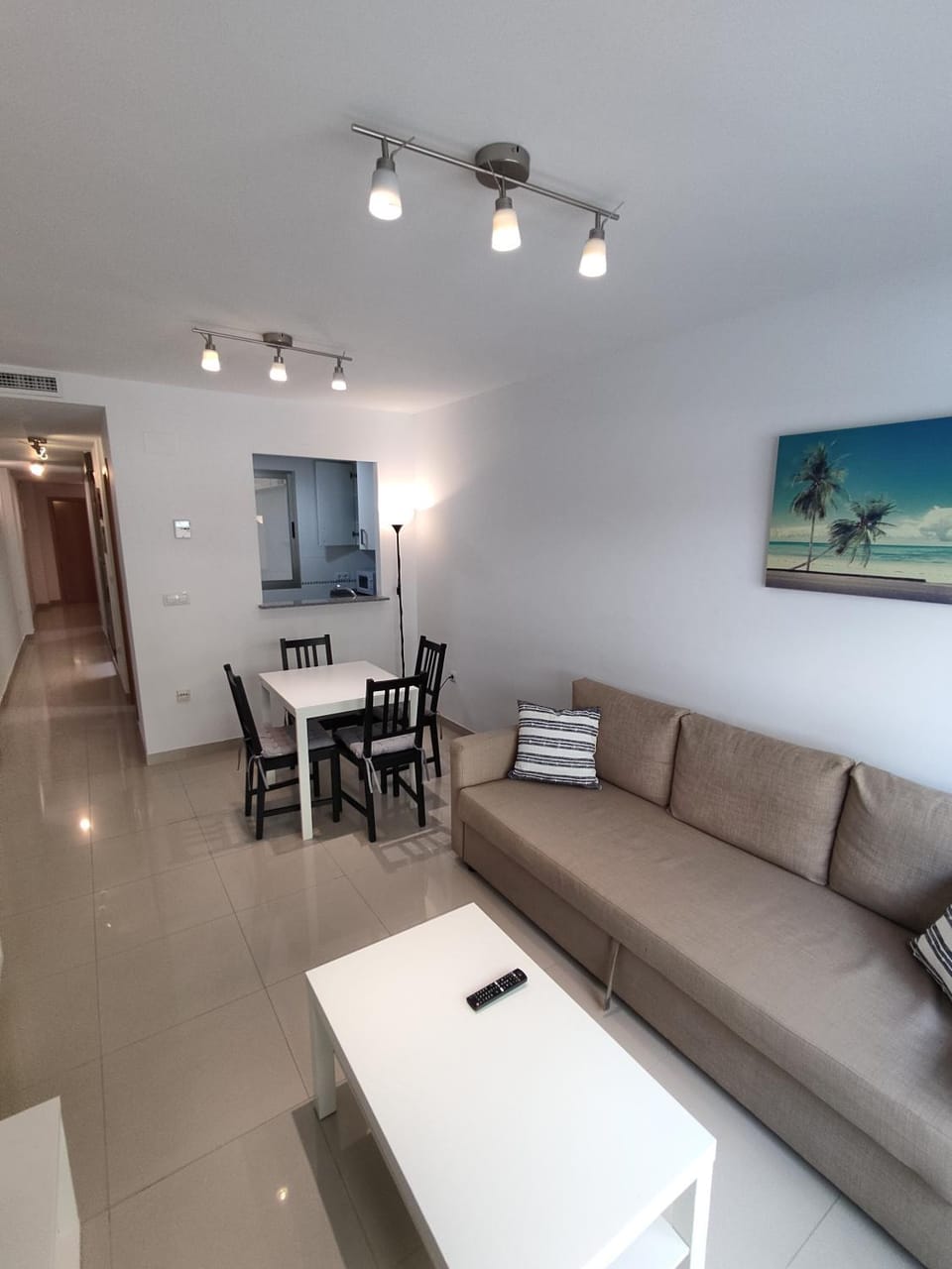 TV and multimedia, Living room, Seating area, Dining area, air conditioner