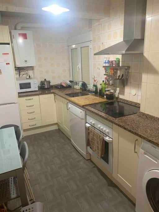 Apartamento barato en Santander - Junto al Barrio Pesquero Apartment in Santander