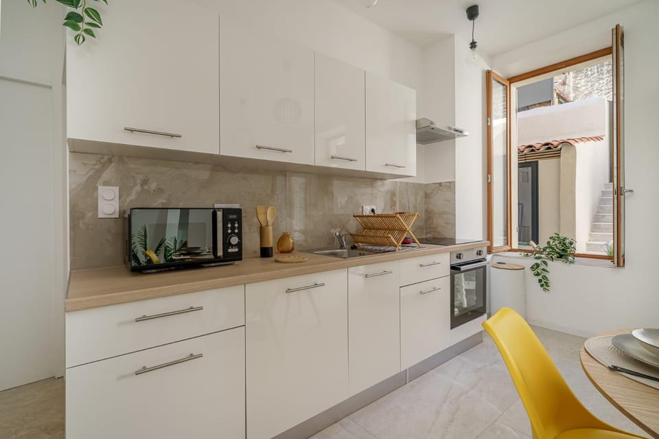 Coffee/tea facilities, minibar, pet friendly, stove