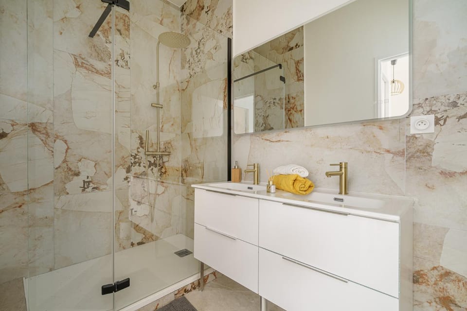Shower, Bathroom