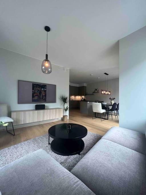 Communal lounge/ TV room, TV and multimedia, Living room, Seating area