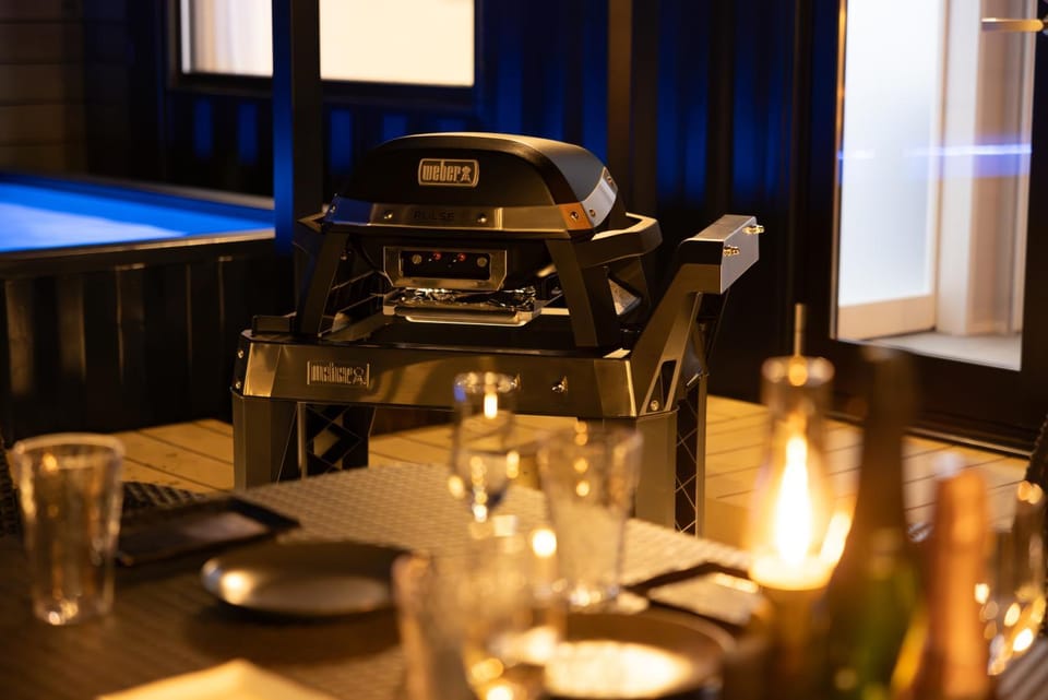 Night, BBQ facilities, Balcony/Terrace, Dining area