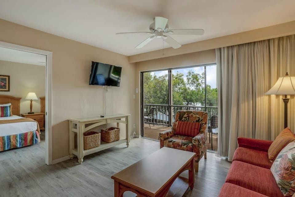 Fabulous Park Shore Condo House in Naples