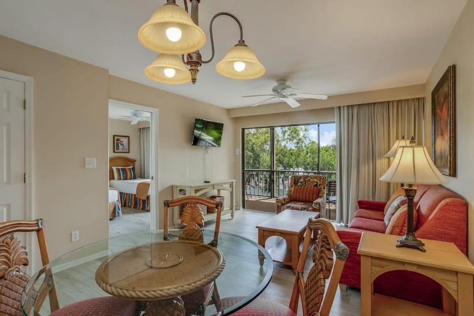 Fabulous Park Shore Condo House in Naples