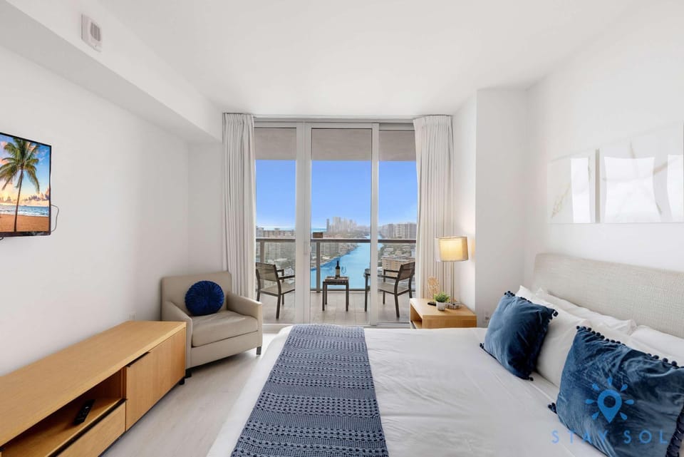 Beachwalk Resort - Pool - Gym - Amazing view Apartment in Hallandale Beach