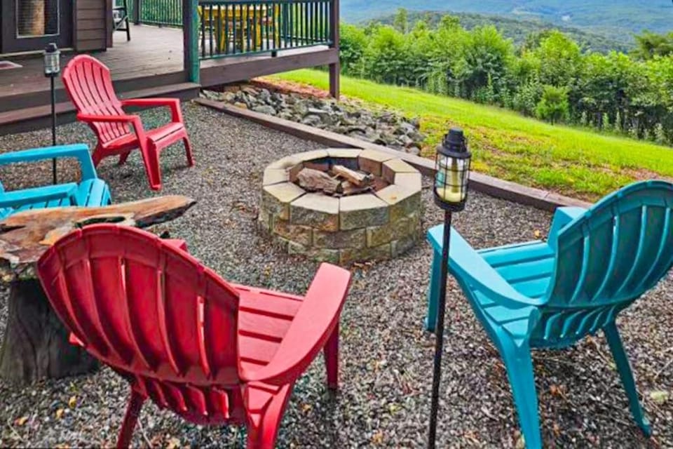 Nature's Embrace Cabin Cabin in North Carolina