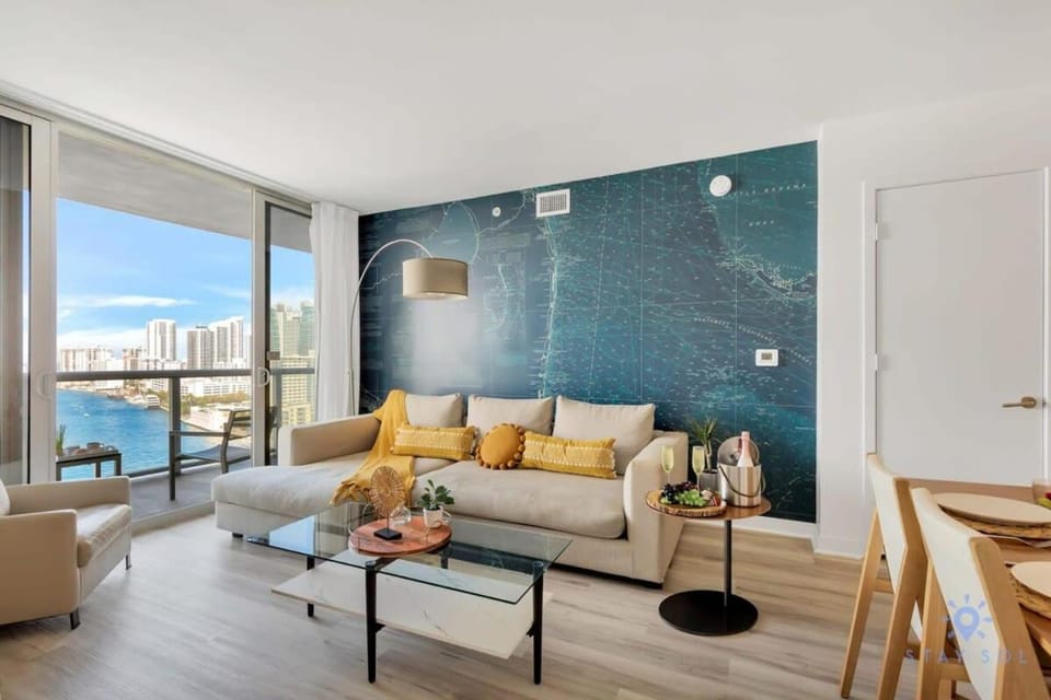 Amazing Pool - Apartment with Balcony and Gym Apartment in Hallandale Beach