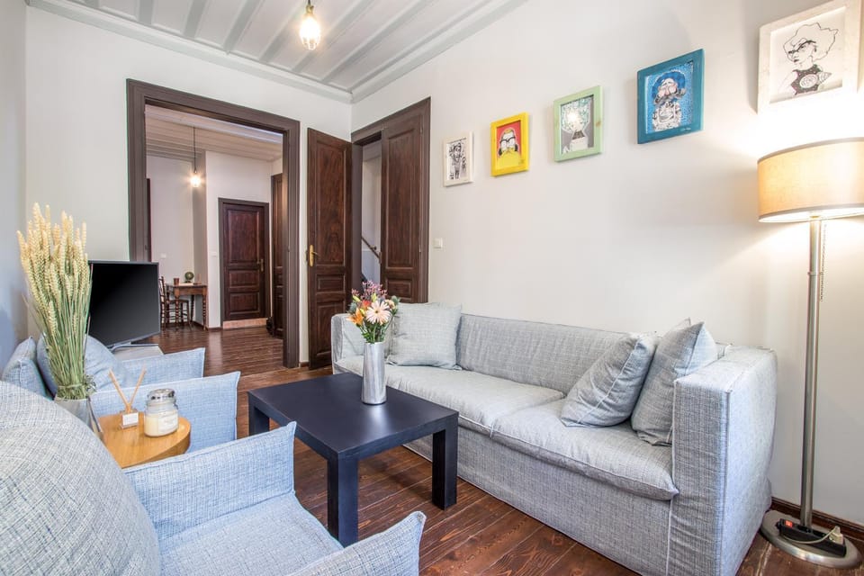 Living room, Seating area