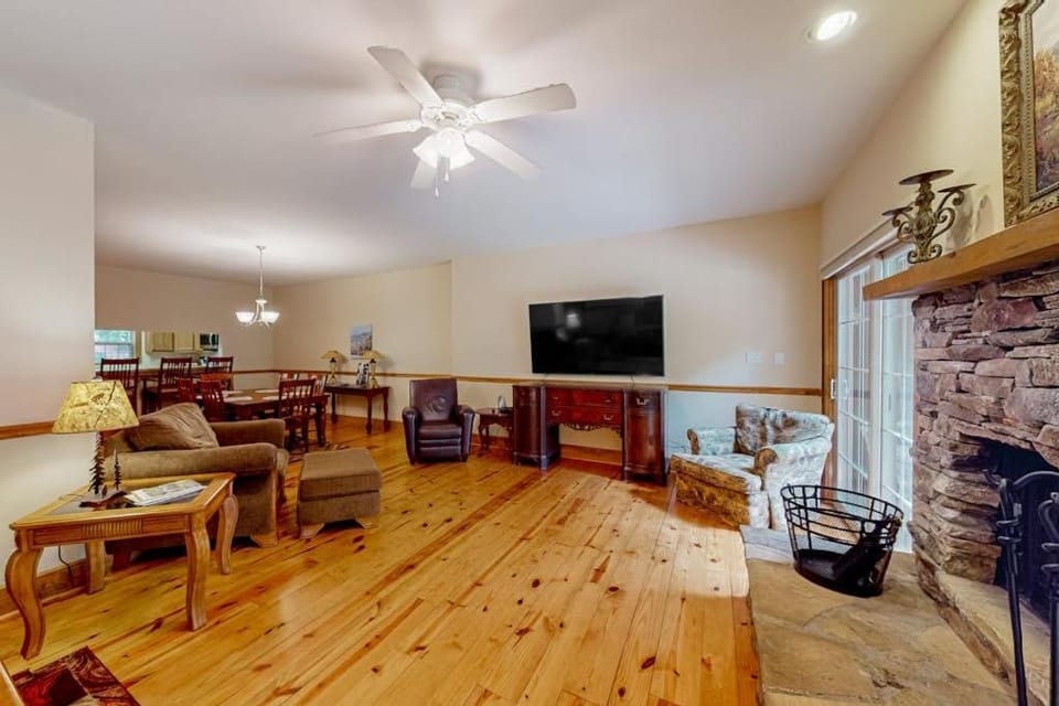 Sweet Home Carolina House in Tennessee