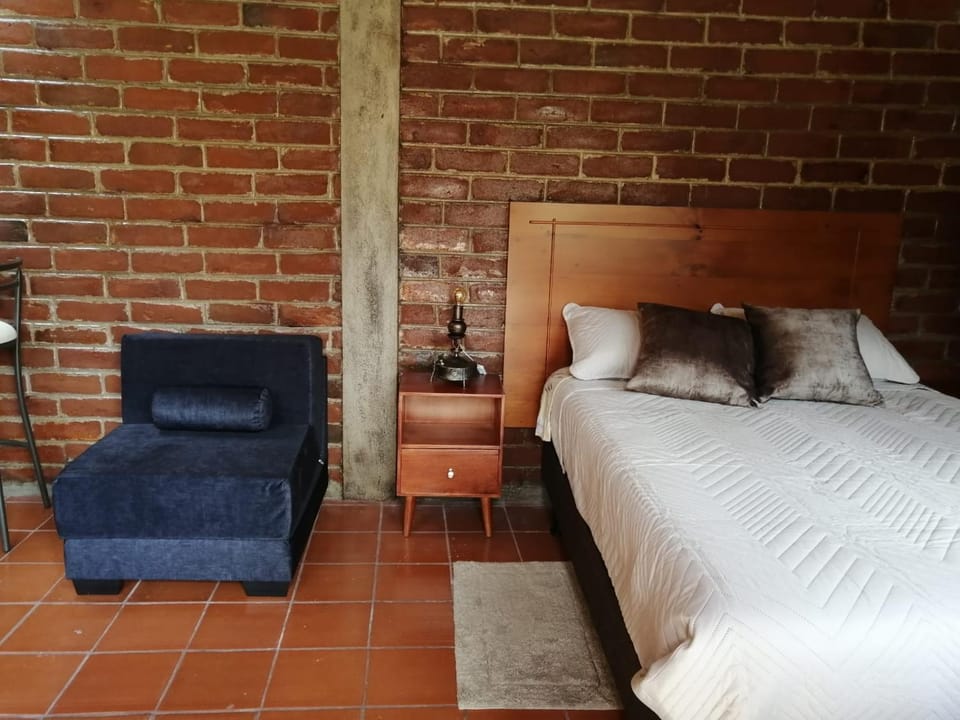 Bed, Living room