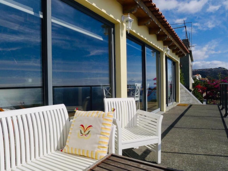 Patio, Facade/entrance, Bird's eye view, Balcony/Terrace, Garden view, Landmark view, Sea view