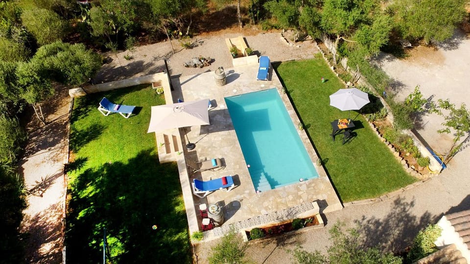 Bird's eye view, Pool view