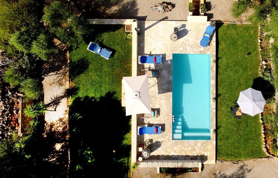 Bird's eye view, Pool view