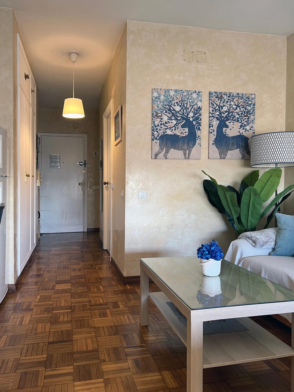 Living room, Photo of the whole room, Seating area