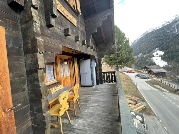 Day, Balcony/Terrace, Mountain view, Parking